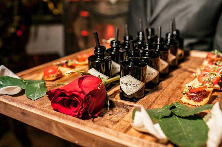 25 Cocktail Foods Served at Weddings
