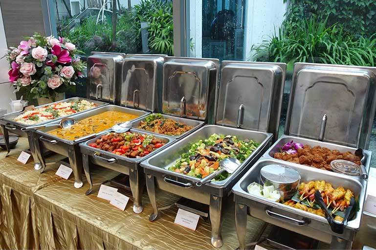 7 Important Questions to Ask a Wedding Caterer before Hiring Them
