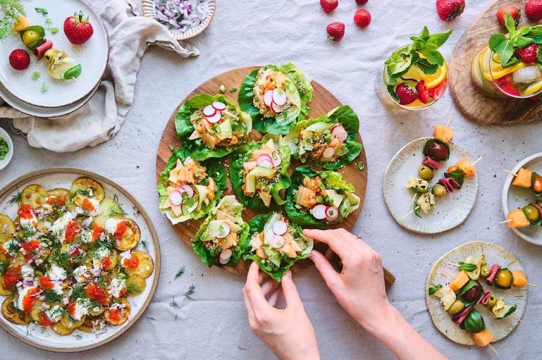 Curry Up and Chill: Summer Wedding Menus That Beat the Heat