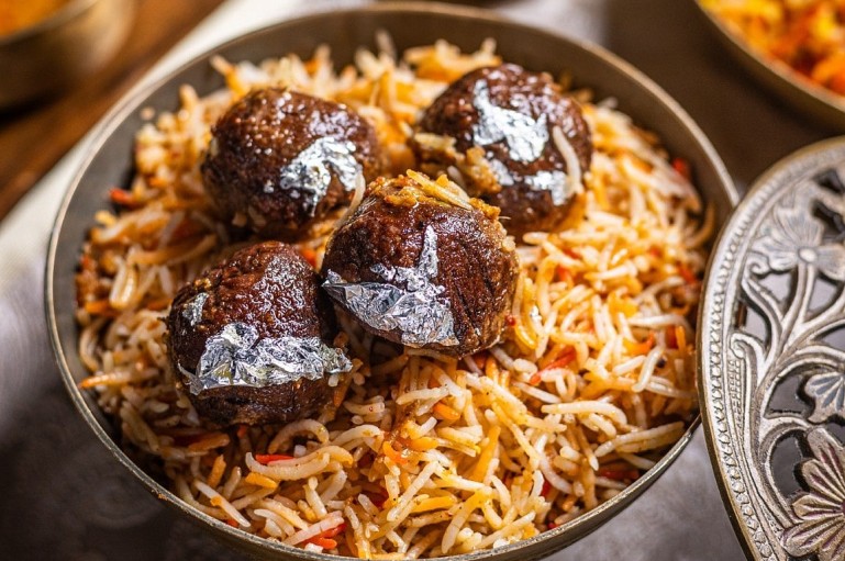 Jackfruit vs. Mutton: The Great Kathal Debate for April Weddings!